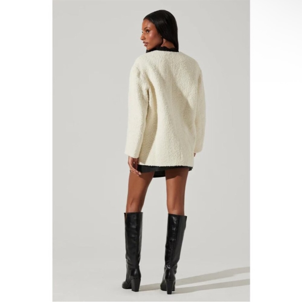 ASTR Maidy Tweed Boucle Textured Blazer Coat in Cream Revolve size small $240 - Picture 2 of 14
